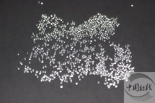 利州金属表面处理厂喷砂玻璃微珠清理